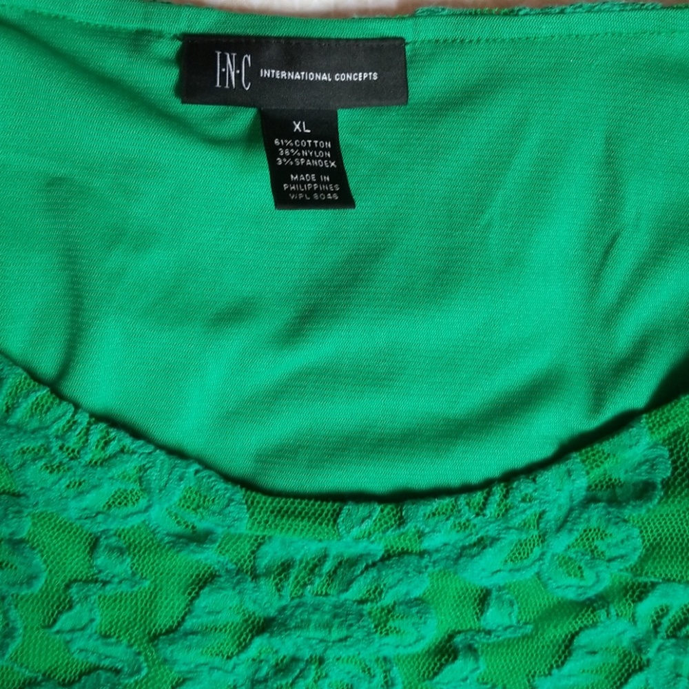 Blouse - Picture 2 of 3